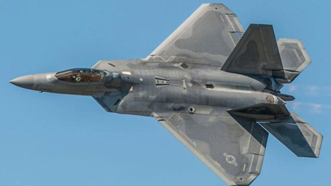 Historischer Schritt in der UAV-Steuerung von F-22-Kampfflugzeugen - BlauBahn