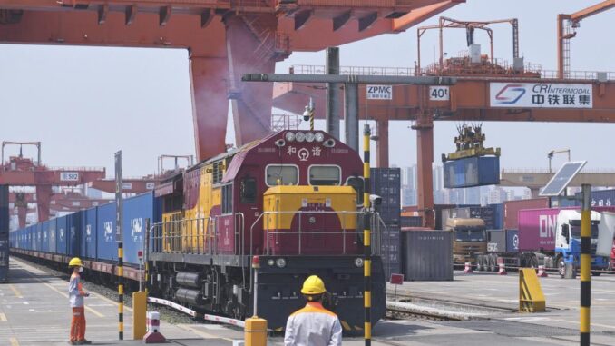 Zugunglück in China: 11 Eisenbahner verloren ihr Leben - BlauBahn
