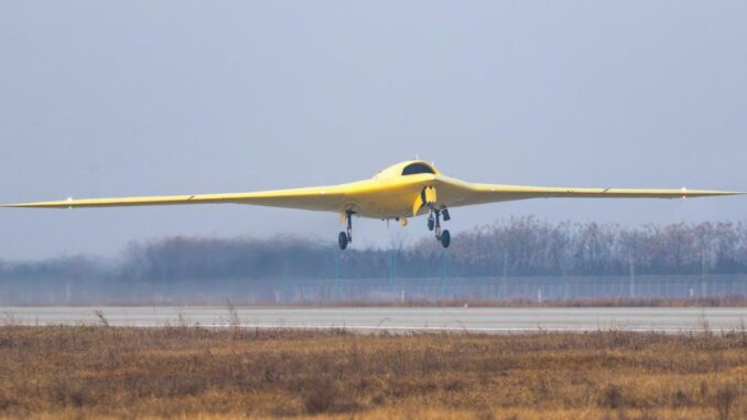 Chinas Flying Wing UAV CH-7 absolvierte seinen ersten Flug - BlauBahn