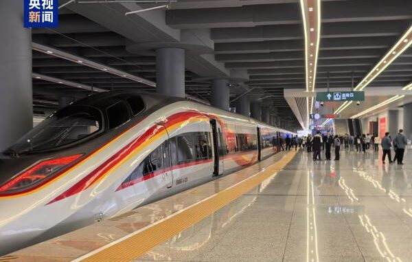 Chinas riesige Hochgeschwindigkeitszuglinie wird in Betrieb genommen - BlauBahn