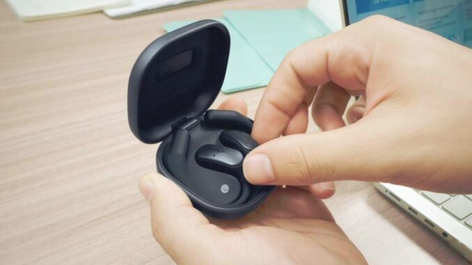 Einführung eines Headsets mit künstlicher Intelligenz, das Gespräche aufzeichnen und transkribieren kann - BlauBahn