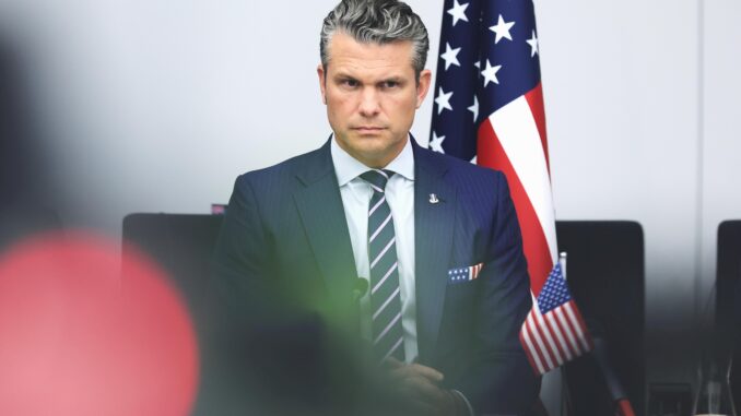 Hegseths Signalnutzung gefährdete Houthi-Mission - BlauBahn