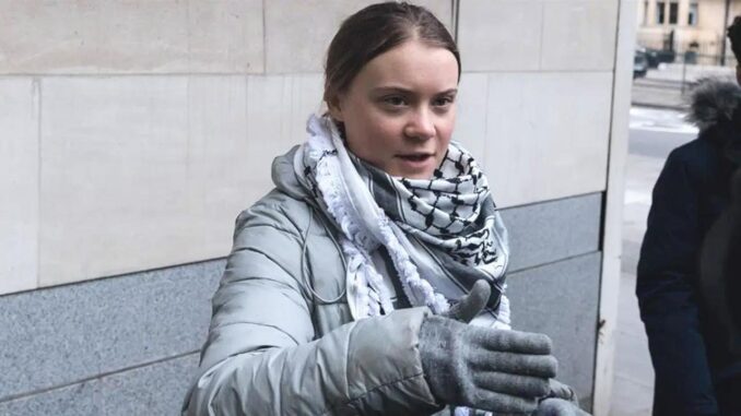 İngiltere’de Gözaltına Alınan Aktivist Greta Thunberg Serbest Bırakıldı - BlauBahn