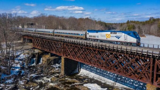 Kritische Zugstrecken-Neustarts in den USA - BlauBahn