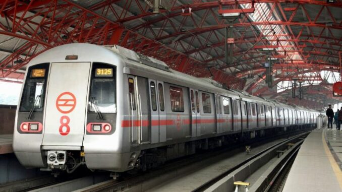 Warnung vor Staubverschmutzung und Wartungsverstößen für die Metro Delhi - BlauBahn