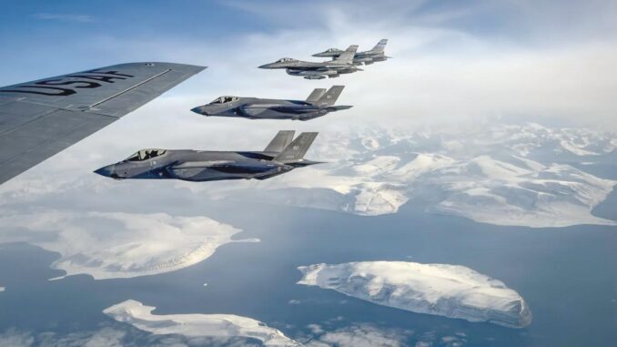 US-Kampfflugzeuge fliegen nach Grönland - BlauBahn