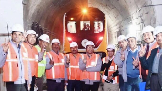 Agra Metro schließt 6-Kilometer-Test ab - BlauBahn