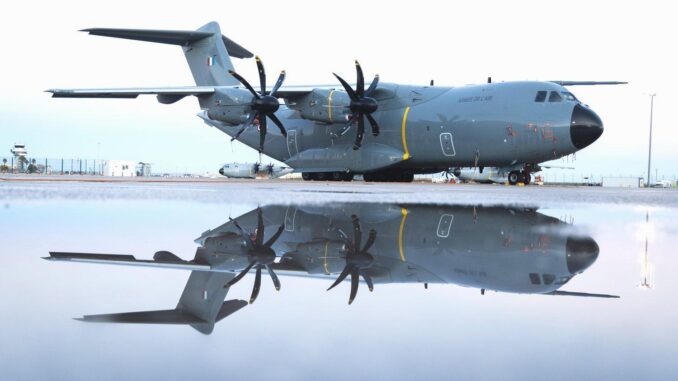 Airbus liefert 25. A400M in Frankreich - BlauBahn