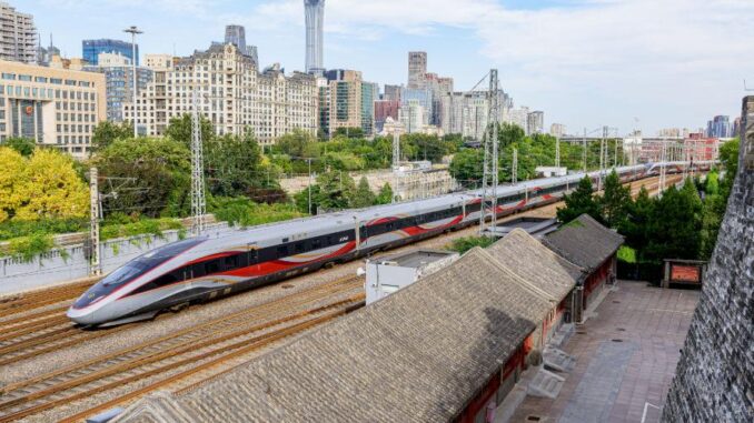Chinas intelligente Fuxing-Züge beförderten ihre ersten Passagiere - BlauBahn