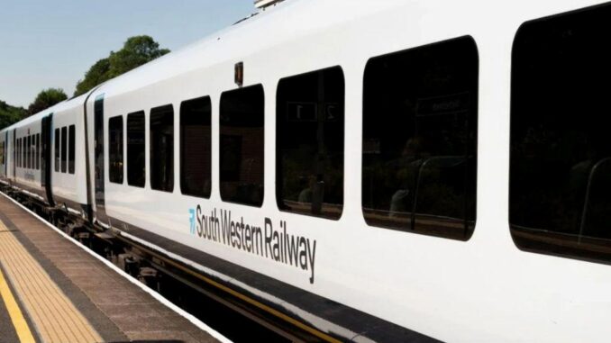 Goldene Route für Bildungszüge in Surrey - BlauBahn