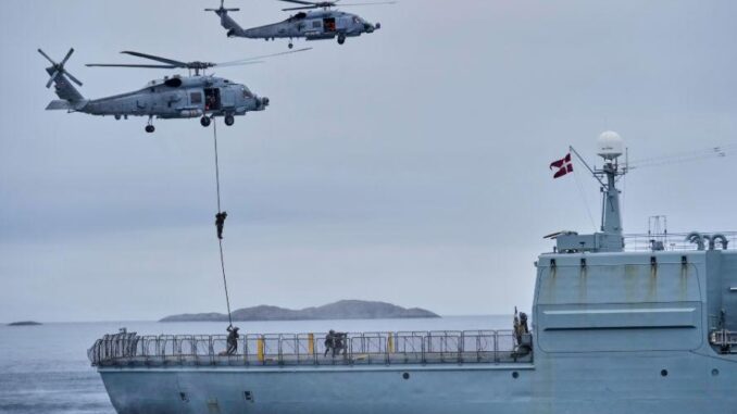 Laut Trump ist „Grönland“ die Arktisversicherung der USA - BlauBahn