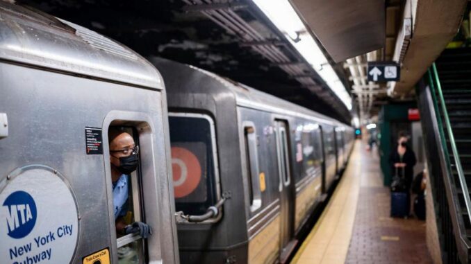 New York Metrosunda 472 İstasyonda Yenileme Tamamlandı - BlauBahn