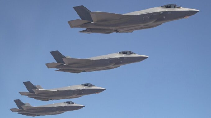 Rekordlieferung einer F-35 von Lockheed Martin - BlauBahn