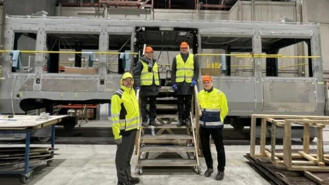 Tampere Straßenbahnwagen erneuert - BlauBahn