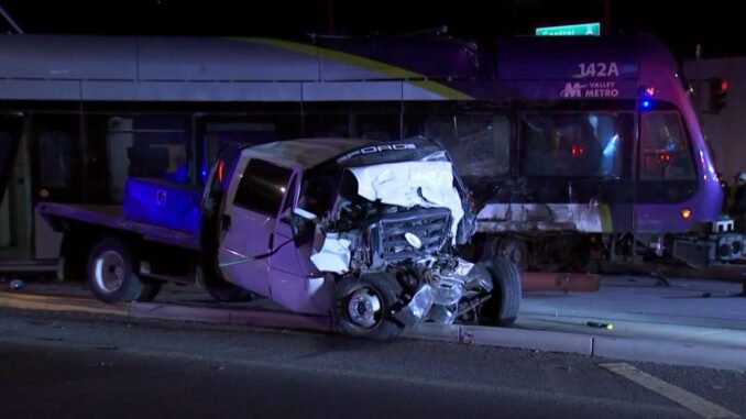 Trolley-Unfall in Phoenix: Ein Toter, vier Verletzte - BlauBahn