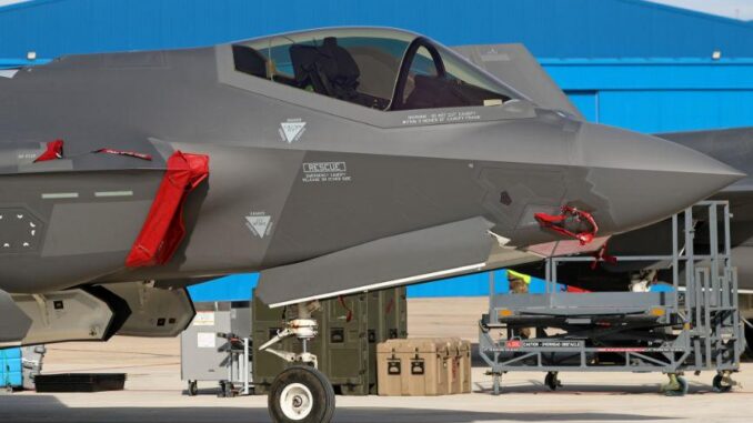 Umzug der F-35-Pilotenschule aus Italien - BlauBahn