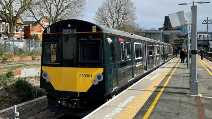 Batteriebetriebene Züge in England starten vom Passagierverkehr - BlauBahn