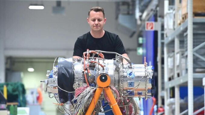 Emissionen des Rolls-Royce-Werks mit Hybridflugzeugmotor - BlauBahn