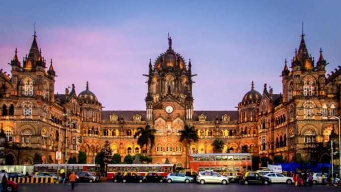 Mumbai CSMT: 85 Tage Beschränkung - BlauBahn