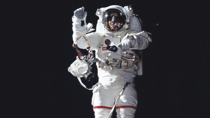 NASA: Astronauten reisen mit Smartphones ins All - BlauBahn