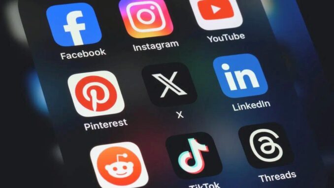 Kinder-Social-Media-Beschränkungen nehmen zu - BlauBahn