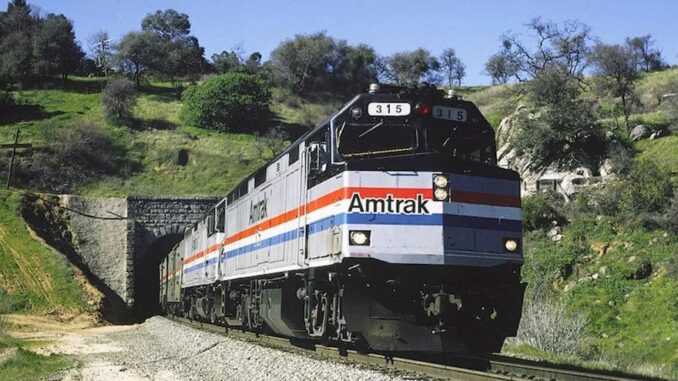 Lokomotiv Amtrak an der Nevada Railroad Museum gespendet - BlauBahn