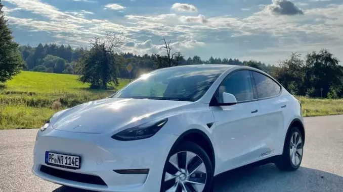 Tesla Auto mieten in Stuttgart: Ihre beste Wahl bei Nextrent - BlauBahn