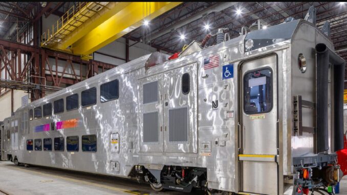 Alstom liefert den ersten Multilevel III-Vagón an NJ TRANSIT - BlauBahn