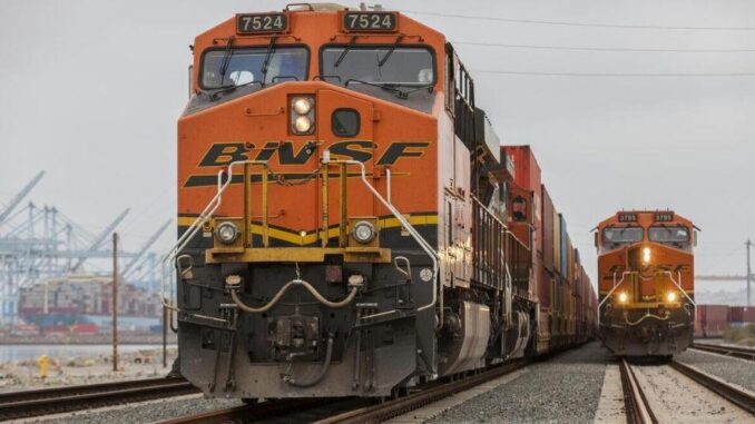 Der Zugverkehr zwischen Chicago und Aurora wird ununterbrochen fortgesetzt - BlauBahn
