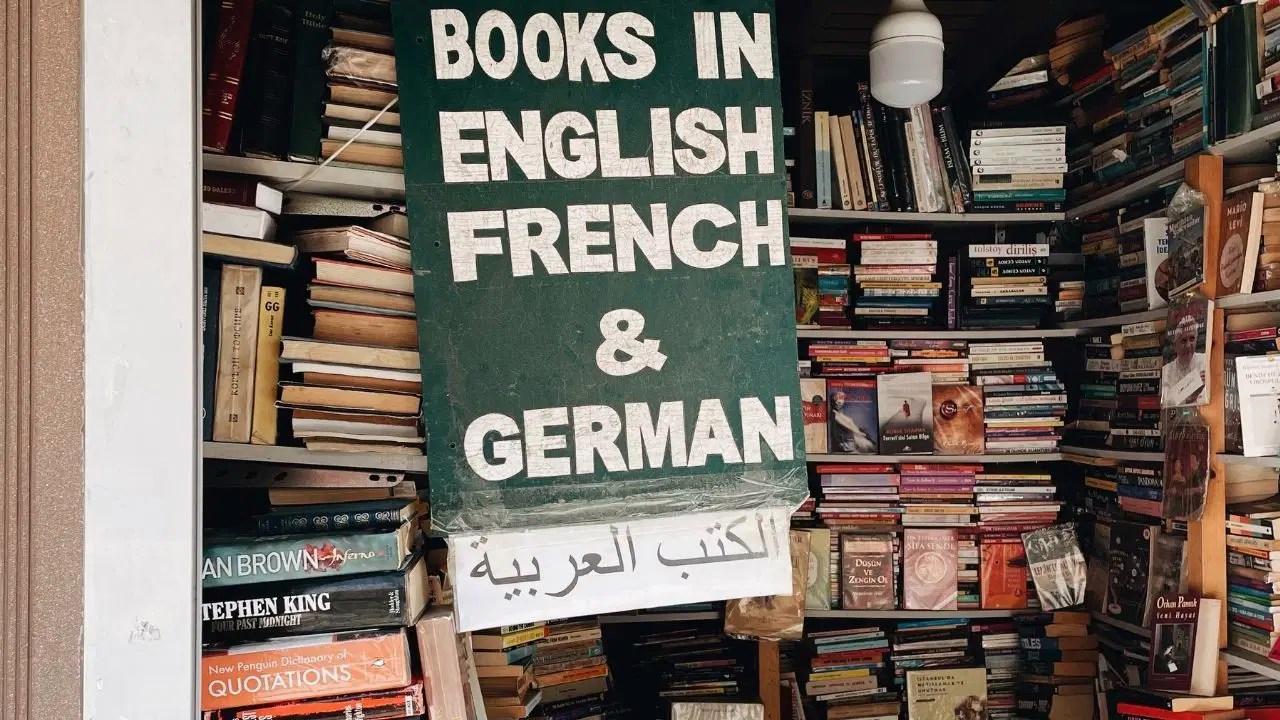 Eingesetzte Universalgrammatik in Tausenden Sprachen entdeckt - BlauBahn