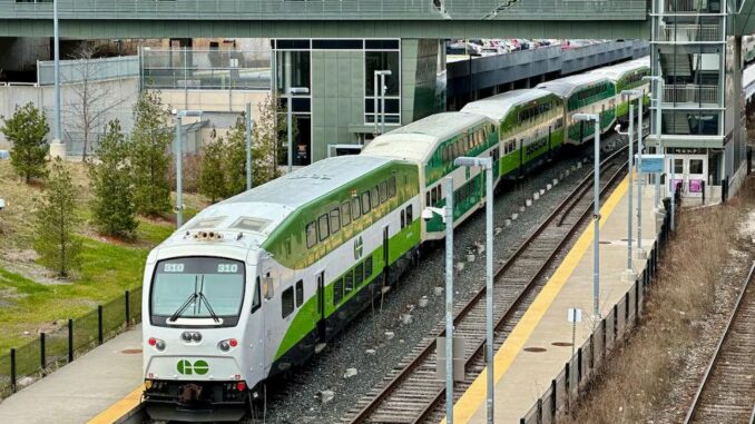 GO Transit Stratford Gute Nachrichten: Die Flüge beginnen am 6. Juli - BlauBahn