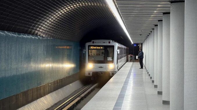 Großes Öffentliches-Verkehr-Projekt in Budapest: Metro und Bahn vereinen sich - BlauBahn