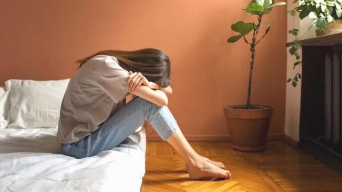 Hikikomori: Japanische Unruhe – Weltweite stille Einsamkeit - BlauBahn