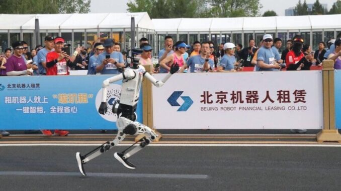 Humanoide Roboter brechen Halbmarathon-Rekord - BlauBahn