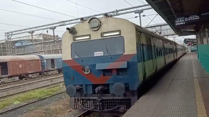 Indiens Ostküsten-Bahn: Stationen im Wandel - BlauBahn