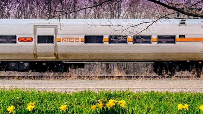 Zugverkehr: Von Chicago nach Indiana starten - BlauBahn