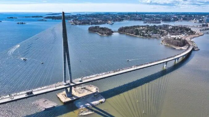 Finnlands längste Brücke für den Verkehr gesperrt - BlauBahn