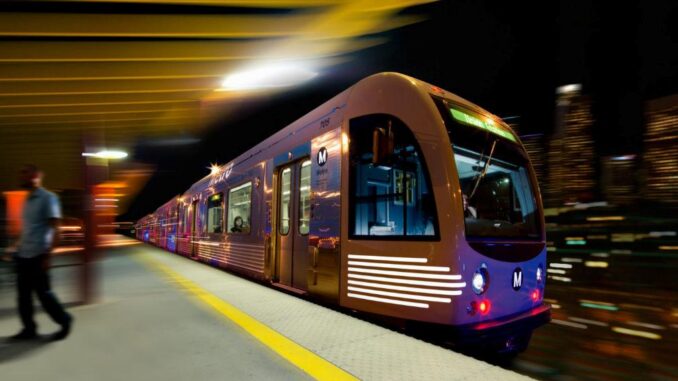 Historische Eröffnung der Verlängerung der Metrolinie in Los Angeles - BlauBahn