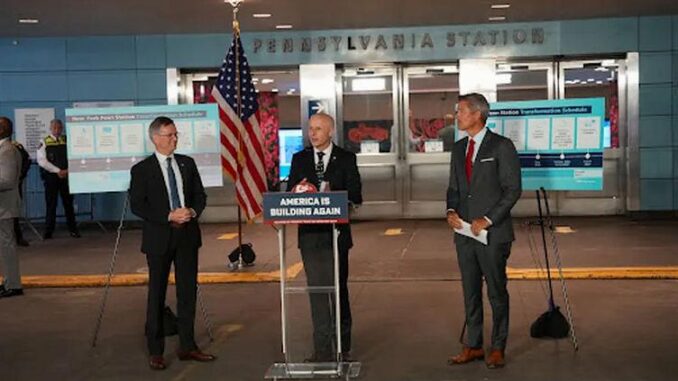 Historische Transformation am New York Penn Bahnhof - BlauBahn