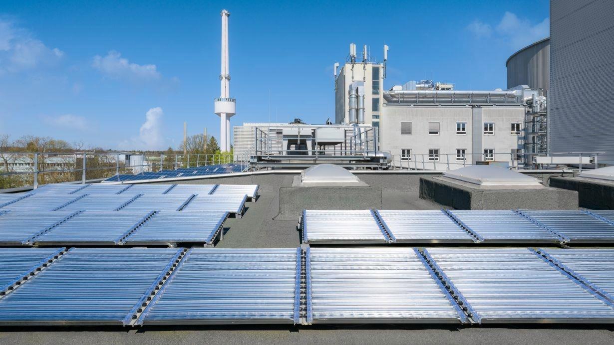 Innovationspanel zur Wasser- und Solarwasserstoffproduktion - BlauBahn