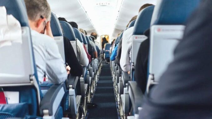 Iran-Krise trifft Luftfahrt: Tickets steigen, Flüge werden reduziert - BlauBahn