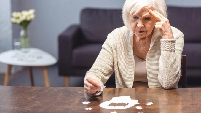Neue Phase der Alzheimer-Krankheit: Symptome beginnen bereits in den 50ern - BlauBahn