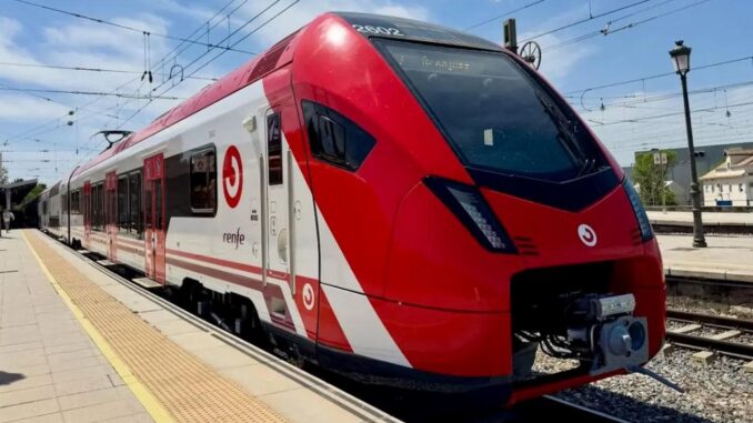 Spanische Vorstadtzüge der neuen Generation bereiten sich auf den Betrieb in Madrid vor - BlauBahn