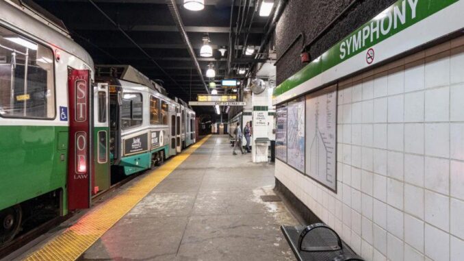 Symphonie-Station in Boston nach 85 Jahren neu eröffnet - BlauBahn
