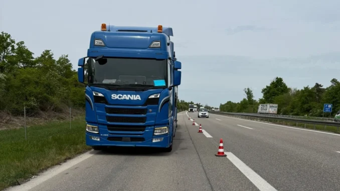 LKW-Panne auf der Autobahn: Leitfaden für Disponenten und Fahrer zur schnellen Pannenbehebung - BlauBahn
