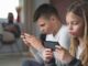 Digitale Abhängigkeit, soziale Isolation und Angst auslösen - BlauBahn