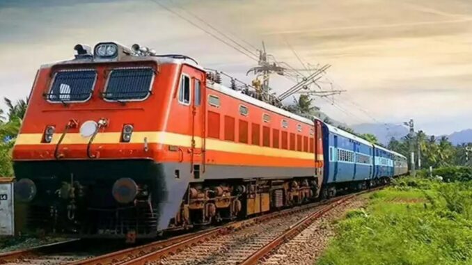 Indias Eisenbahnverkehr: Hochbetrieb im Mai bei Güter- und Personentransport - BlauBahn
