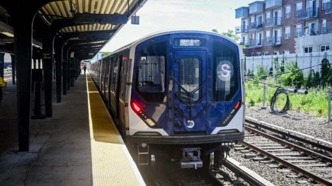 Neue Generation von Waggons im Einsatz in der New Yorker U-Bahn - BlauBahn