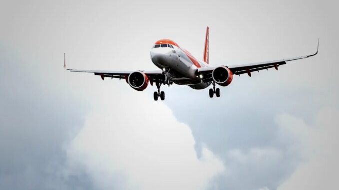 EasyJet Fluggesellschaft wird verkauft - BlauBahn