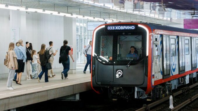 Innovativer KI-gestützter Sprachführer für Passagiere in der Moskauer Metro - BlauBahn
